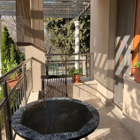 Apartament Esensiya *